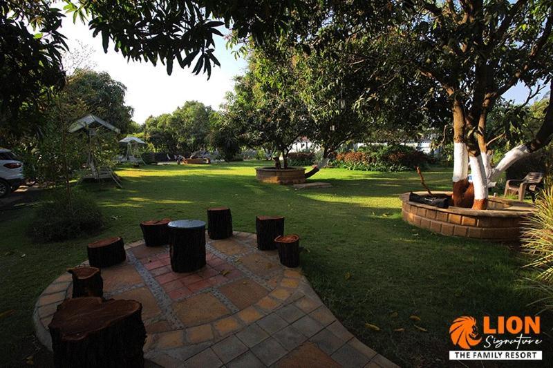 Lion Signature Family Resort Sasan Gir Esterno foto