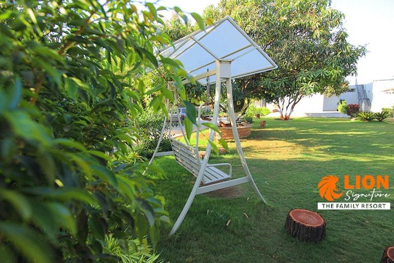 Lion Signature Family Resort Sasan Gir Esterno foto