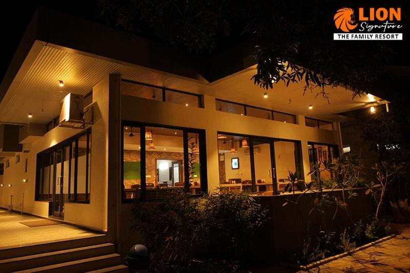 Lion Signature Family Resort Sasan Gir Esterno foto