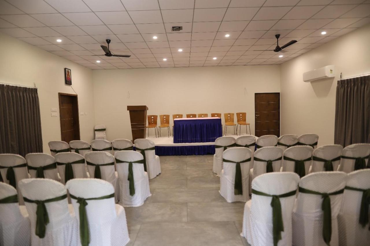 Lion Signature Family Resort Sasan Gir Esterno foto