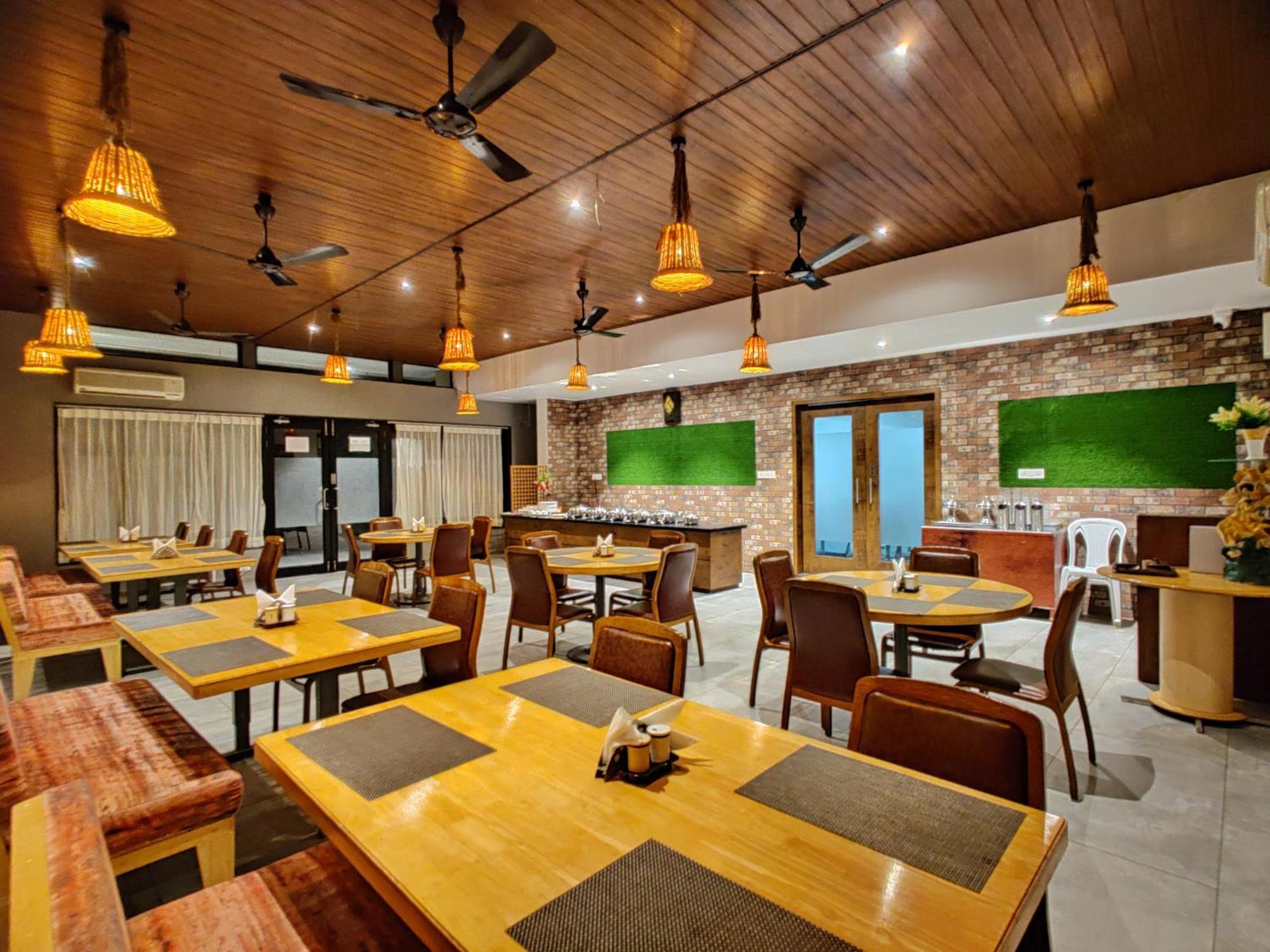 Lion Signature Family Resort Sasan Gir Esterno foto